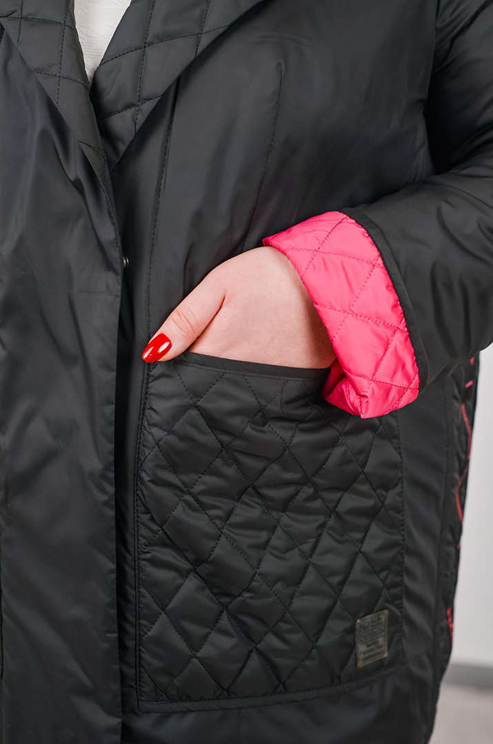 Пальто з декоративними елементами великих розмірів