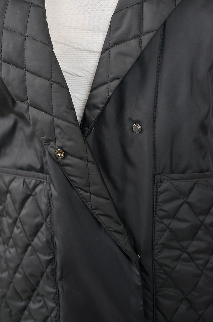 Пальто з декоративними елементами великих розмірів