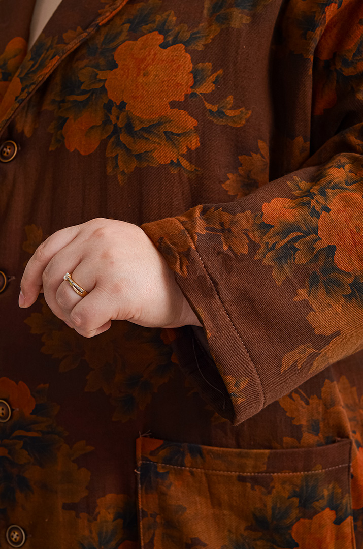 Пальто з квітковим принтом і накладними кишенями великих розмірів