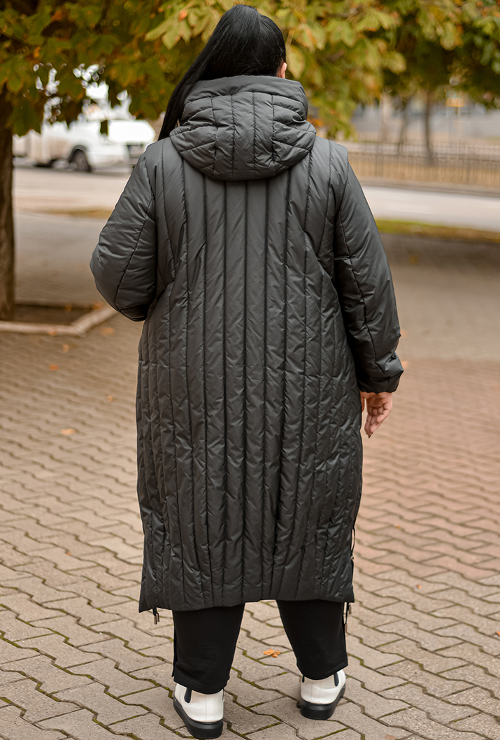 Чорне пальто-трансформер з відстібними рукавами великих розмірів