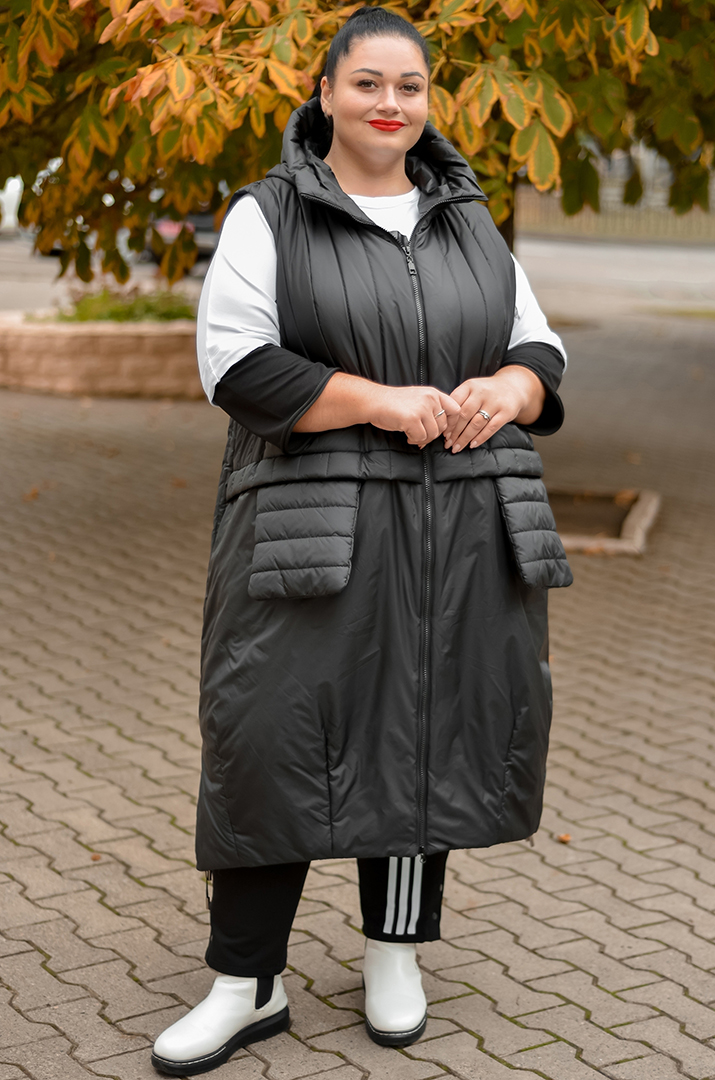 Чорне пальто-трансформер з відстібними рукавами великих розмірів