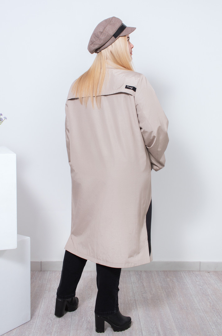 Стильный бежевый плащ с ассиметричным геометрическим принтом супер батал