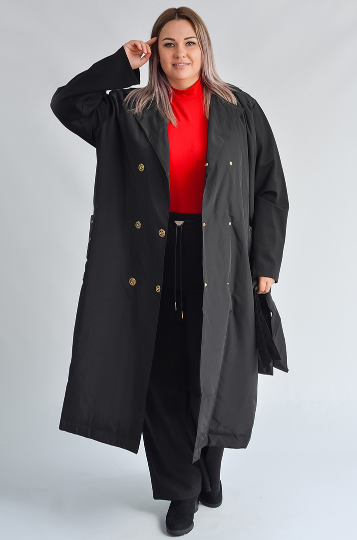Элегантный черный плащ с изысканными акцентами и поясом больших размеров