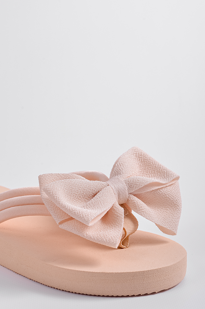 Вʼєтнамки в бежевому кольорі з декоративним бантом великих розмірів