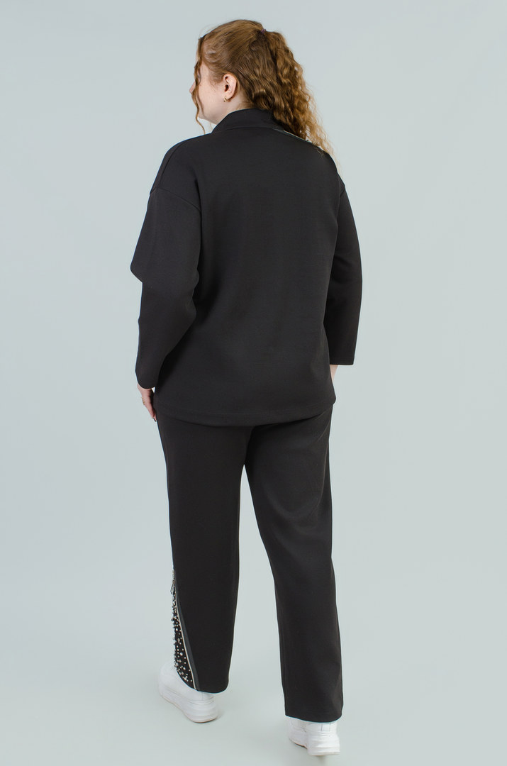 Костюм з брюками декорований блискавками і стразами батал