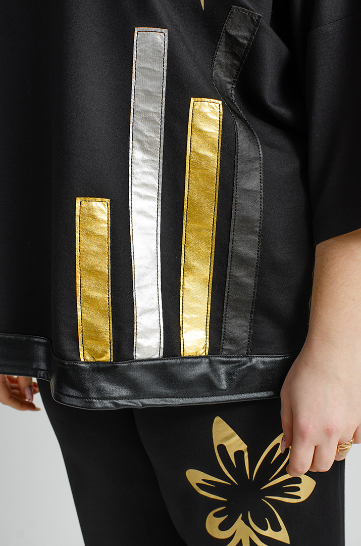 Черный костюм - брюки с золотисто-серебряным декором больших размеров