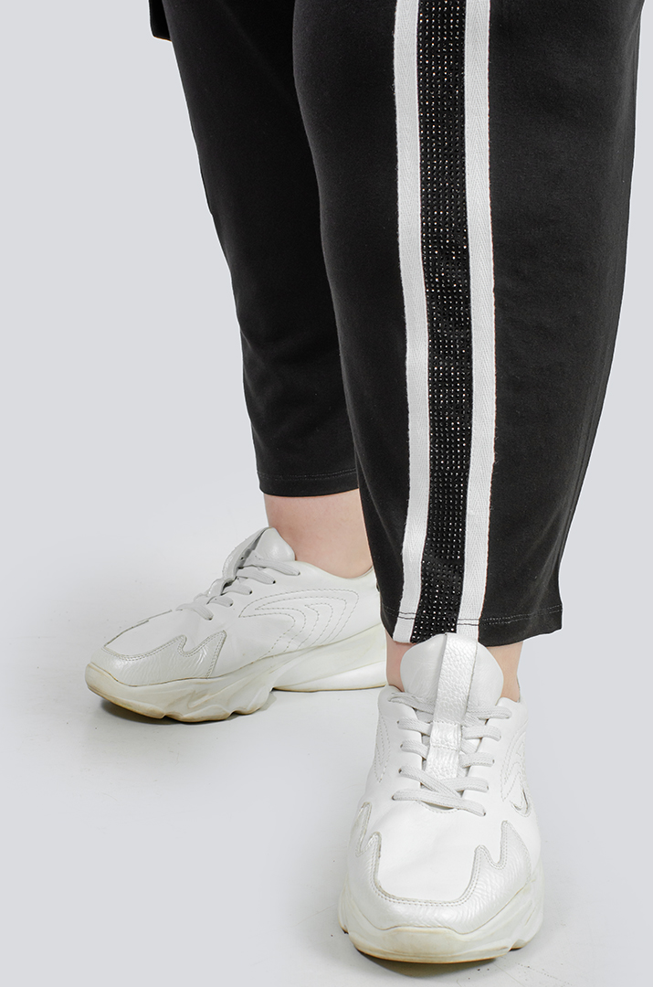 Прогулянковий костюм зі стразами великих розмірів