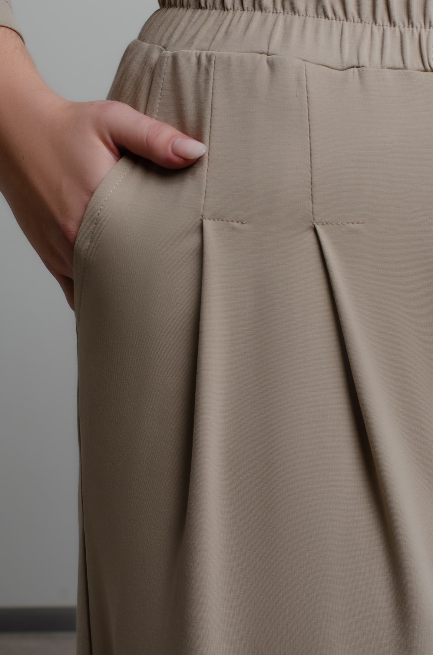 Элегантный костюм из вискозы больших размеров