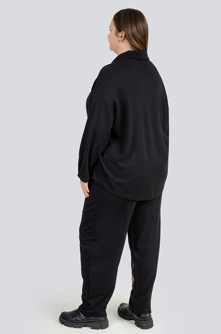 Чорний костюм з квітковим принтом великих розмірів