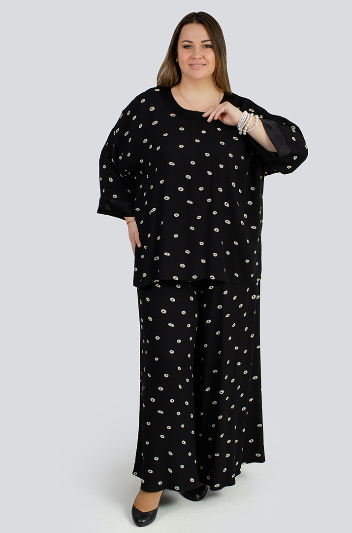 Костюм с брюками в принт больших размеров