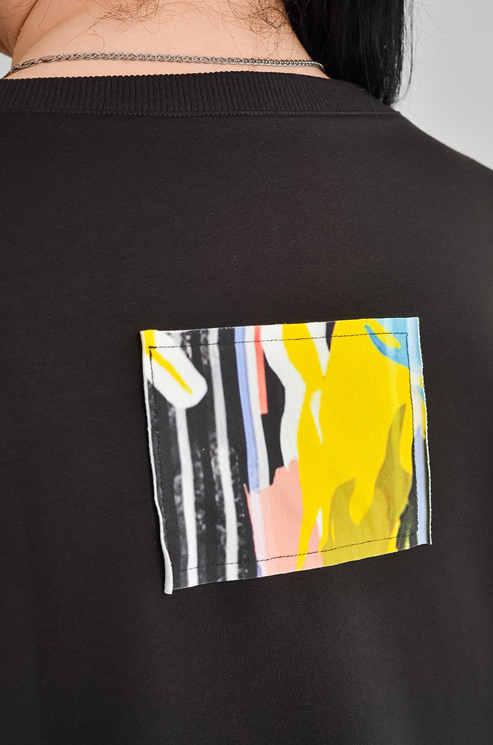 Прогулянковий костюм без застібки з яскравими акцентами великих розмірів