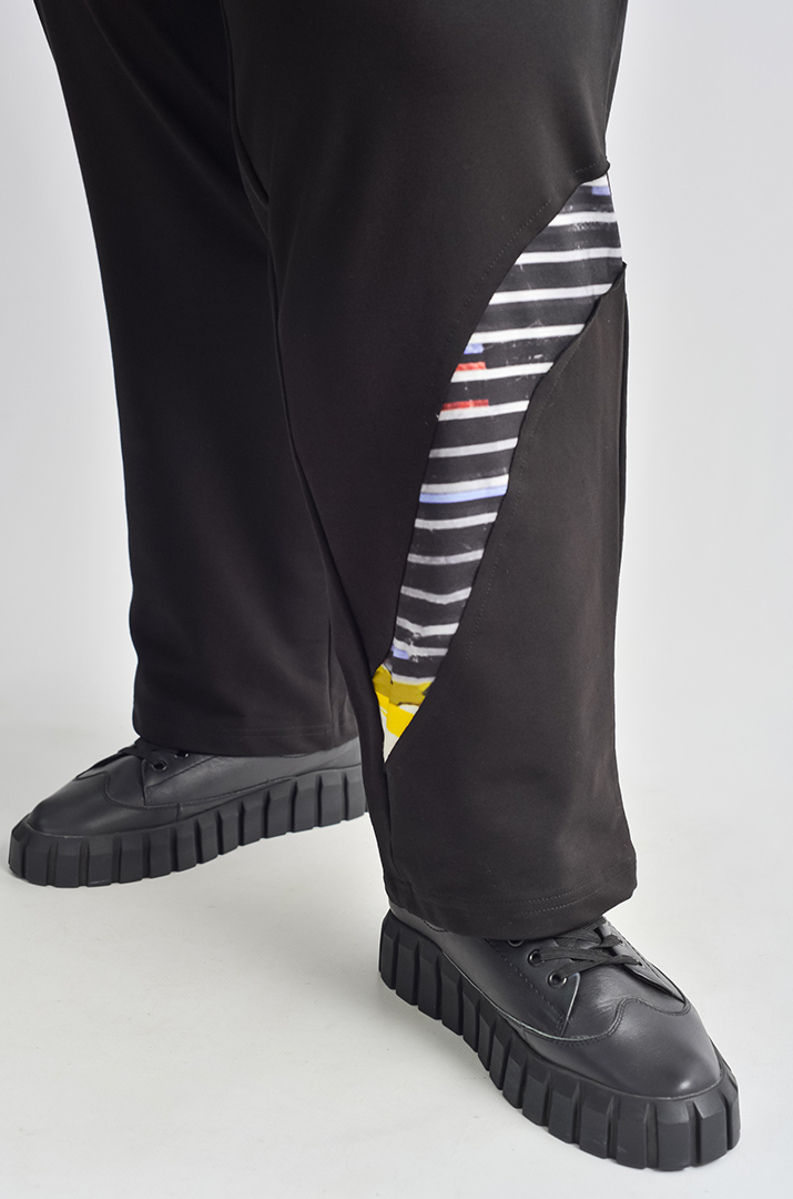 Прогулянковий костюм без застібки з яскравими акцентами великих розмірів