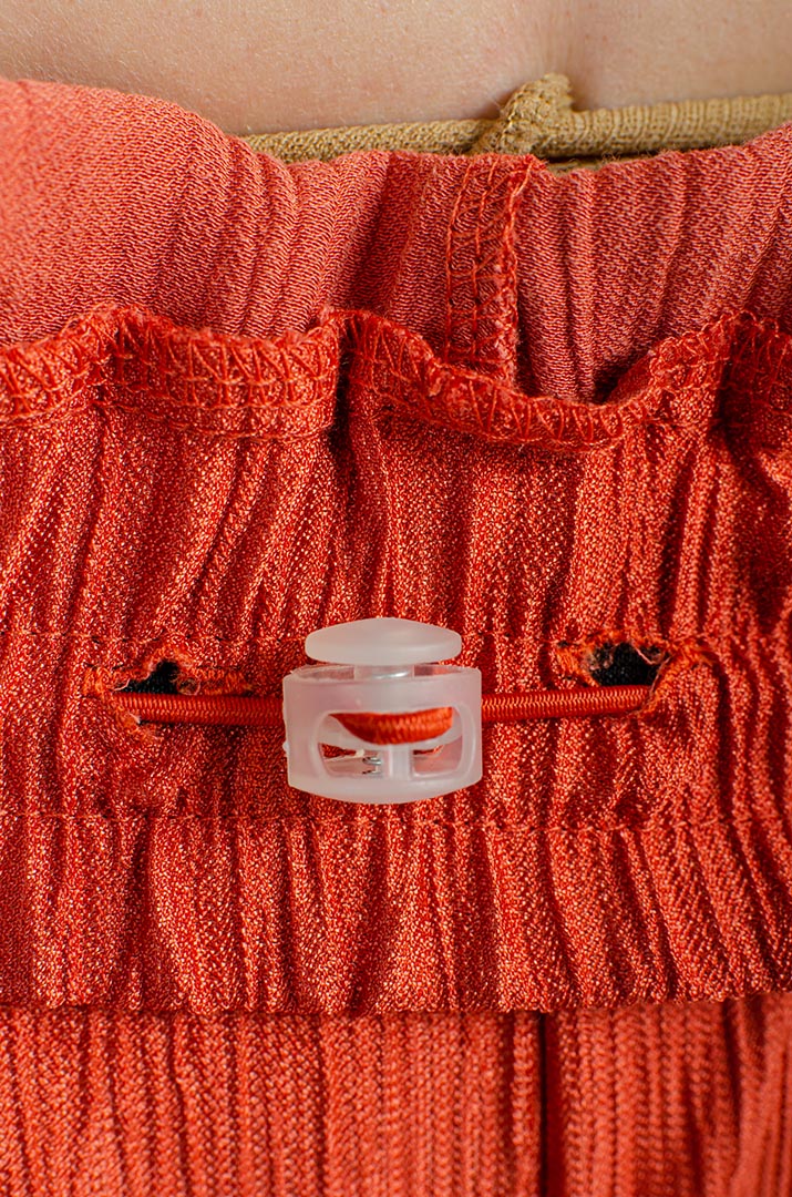 Костюм-брюки жатка з двома прикрасами великих розмірів