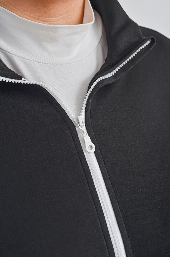 Чорний прогулянковий костюм із білими смугами великих розмірів