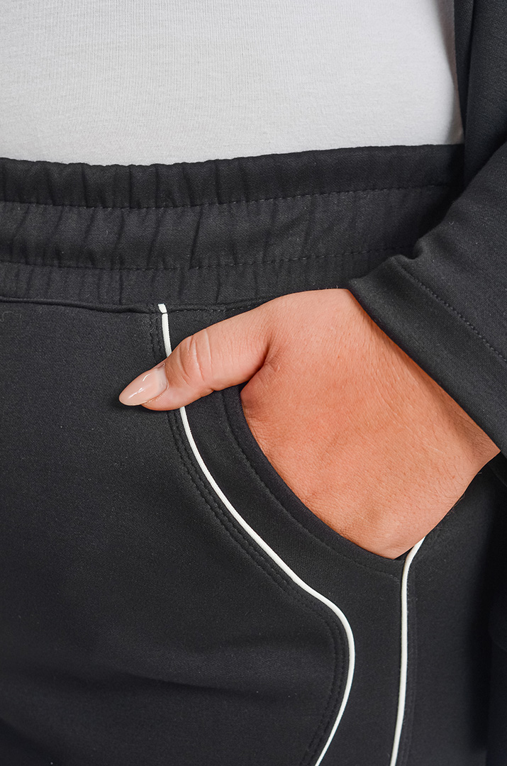 Чорний прогулянковий костюм із білими смугами великих розмірів