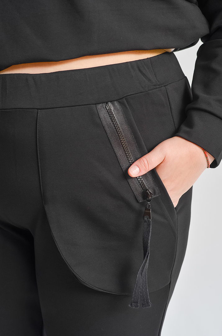 Прогулянковий костюм з креативними акцентами великих розмірів