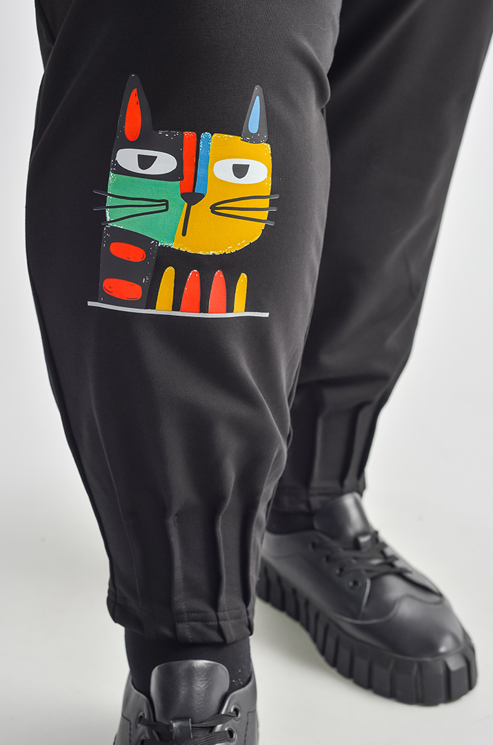 Прогулянковий костюм з кишенею на блискавці та яскравим принтом великих розмірів