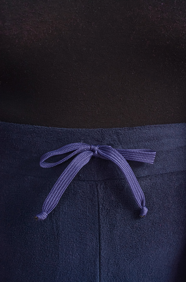 Прогулянковий костюм з яскравою кофтою на блискавці великих розмірів