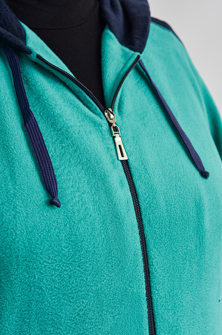 Прогулянковий костюм з яскравою кофтою на блискавці великих розмірів