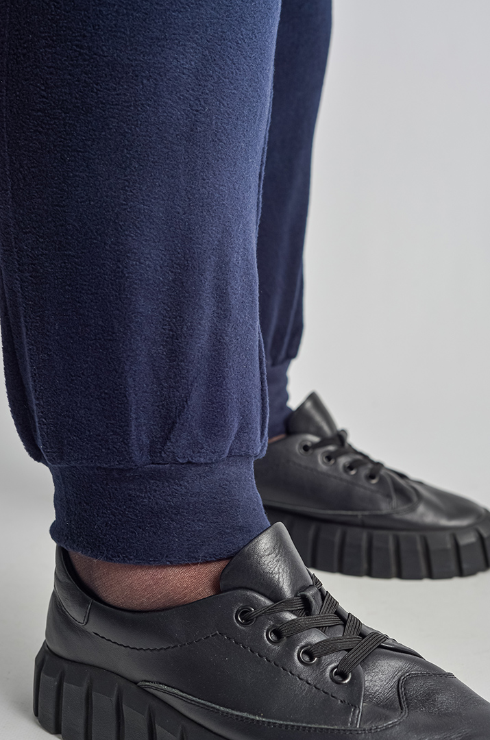 Прогулянковий костюм з яскравою кофтою на блискавці великих розмірів