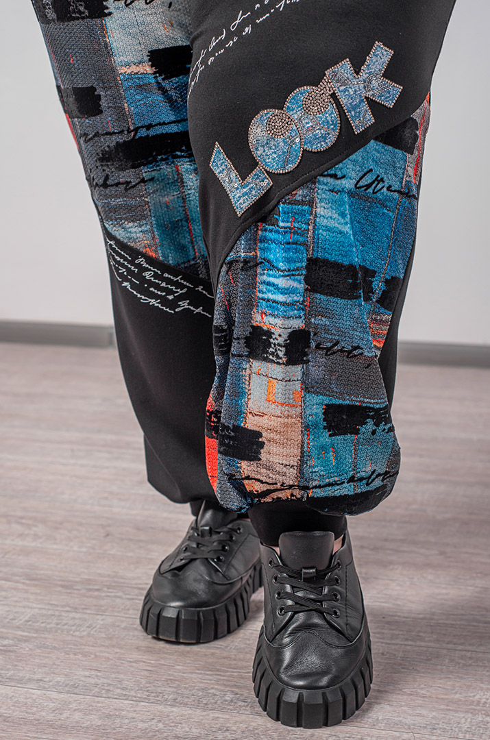 Прогулянковий костюм з асиметричним графічним дизайном великих розмірів