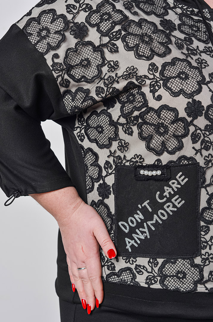 Прогулянковий костюм в чорно-бежевих кольорах з гіпюровимим вставками великих розмірів