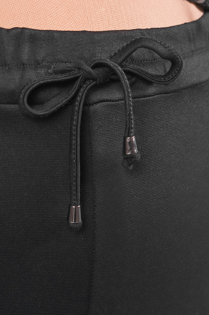 Прогулянковий костюм в чорно-бежевих кольорах з гіпюровимим вставками великих розмірів