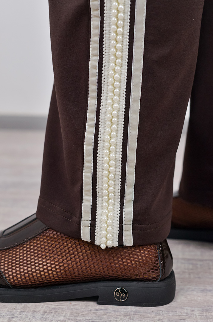 Прогулянковий костюм з гіпюровими вставками та з бусинками великих розмірів