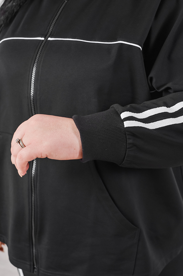 Прогулянковий костюм на блискавці з контрастними елементами великих розмірів