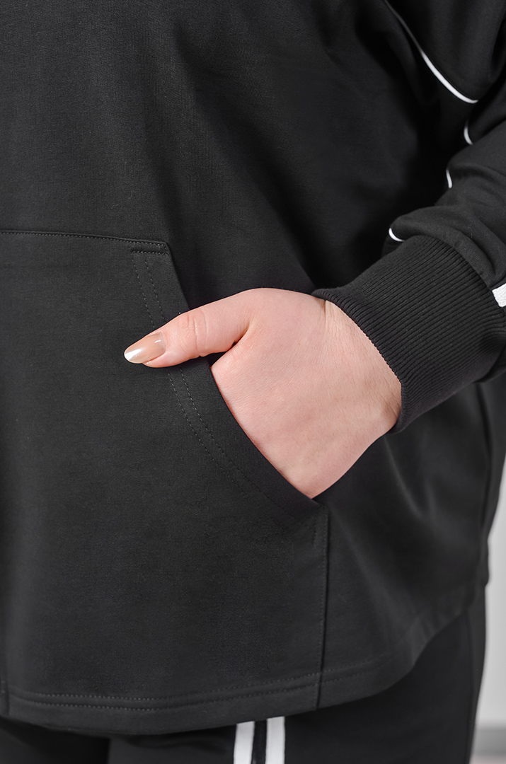 Прогулянковий костюм на блискавці з контрастними елементами великих розмірів