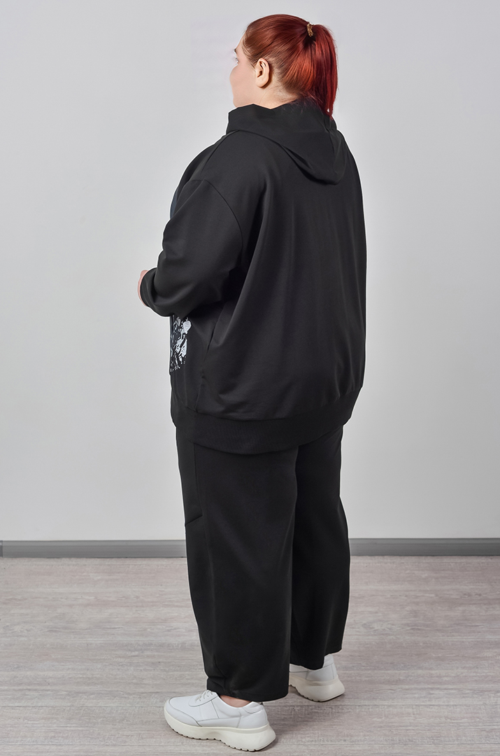 Прогулочный костюм с застежкой с графическим акцентом больших размеров