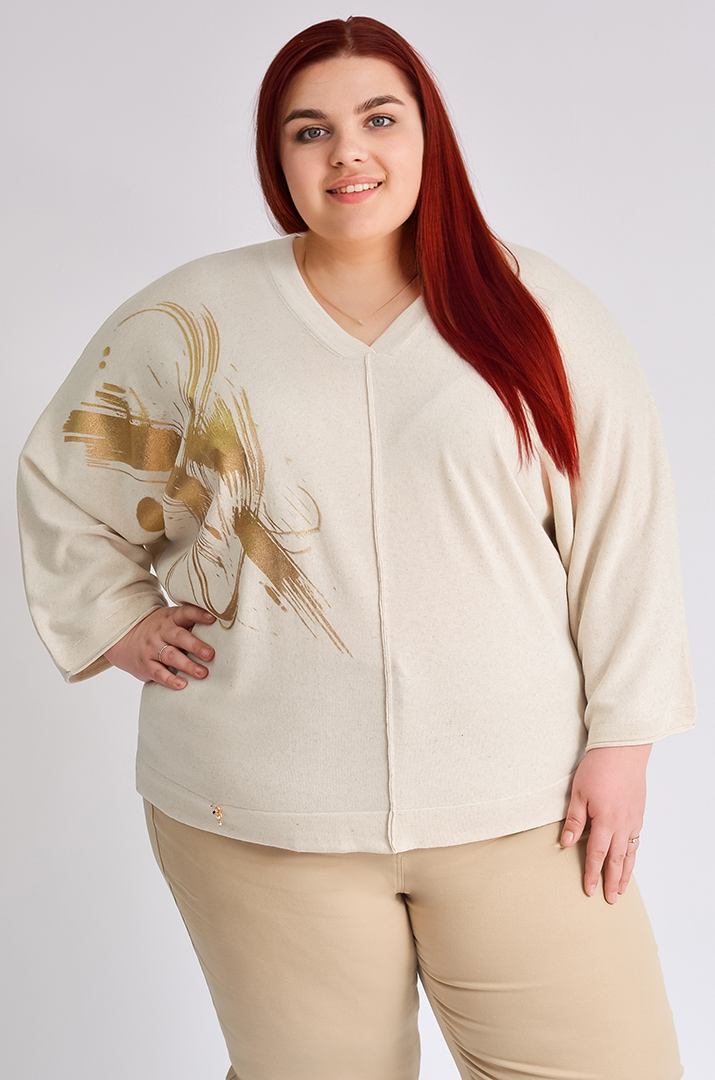 Пуловер вязанный с золотистым принтом больших размеров