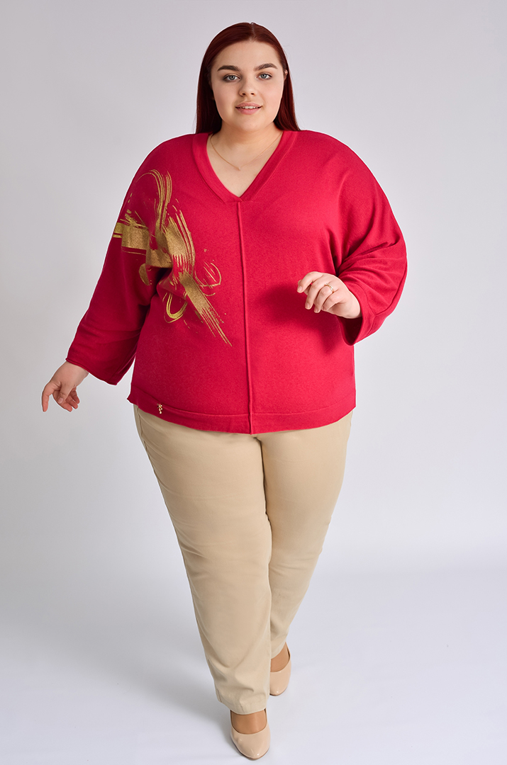 Пуловер вязанный с золотистым принтом больших размеров