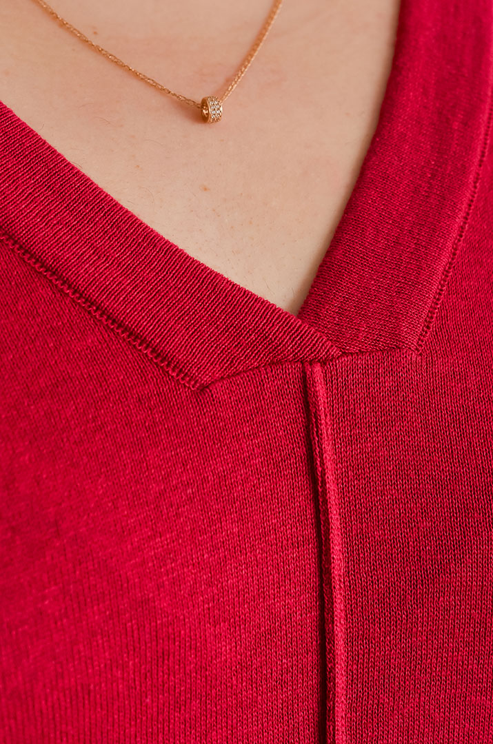 Пуловер вязанный с золотистым принтом больших размеров