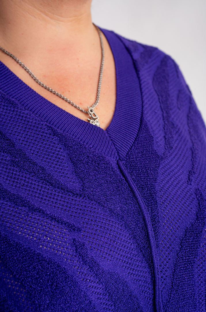 Пуловер з фактурним візерунком і накладними кишенями великих розмірів