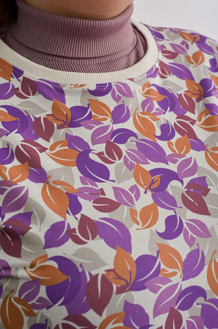 Світшот з художнім принтом листочків великих розмірів