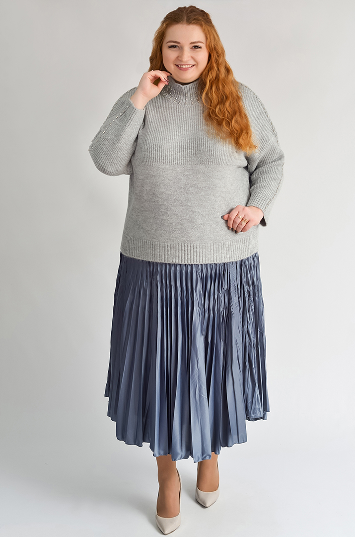 Светр з фактурною в’язкою та декором з намистим великих розмірів