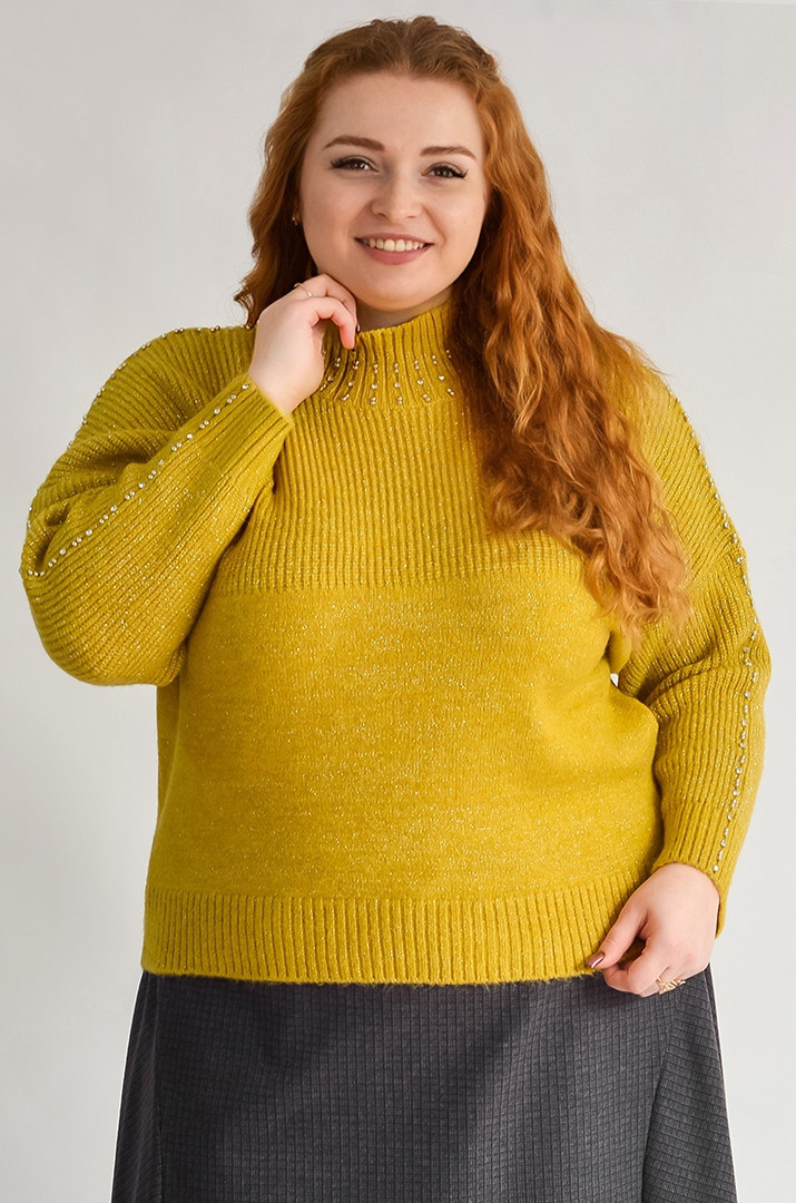 Светр з фактурною в’язкою та декором з намистим великих розмірів