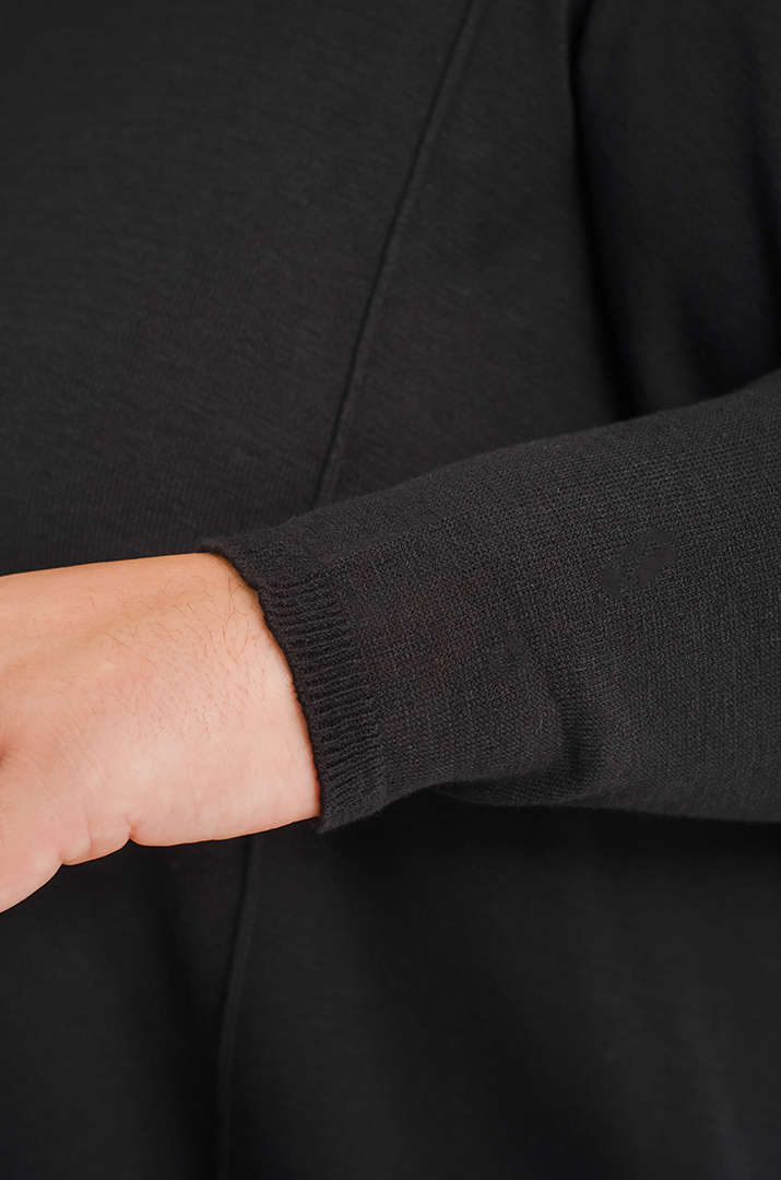 Светр довгий з декоративними швами великих розмірів