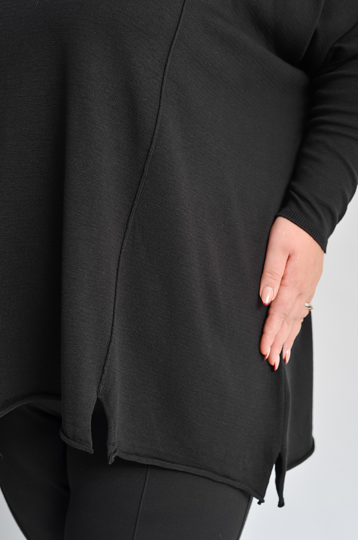 Светр довгий з декоративними швами великих розмірів