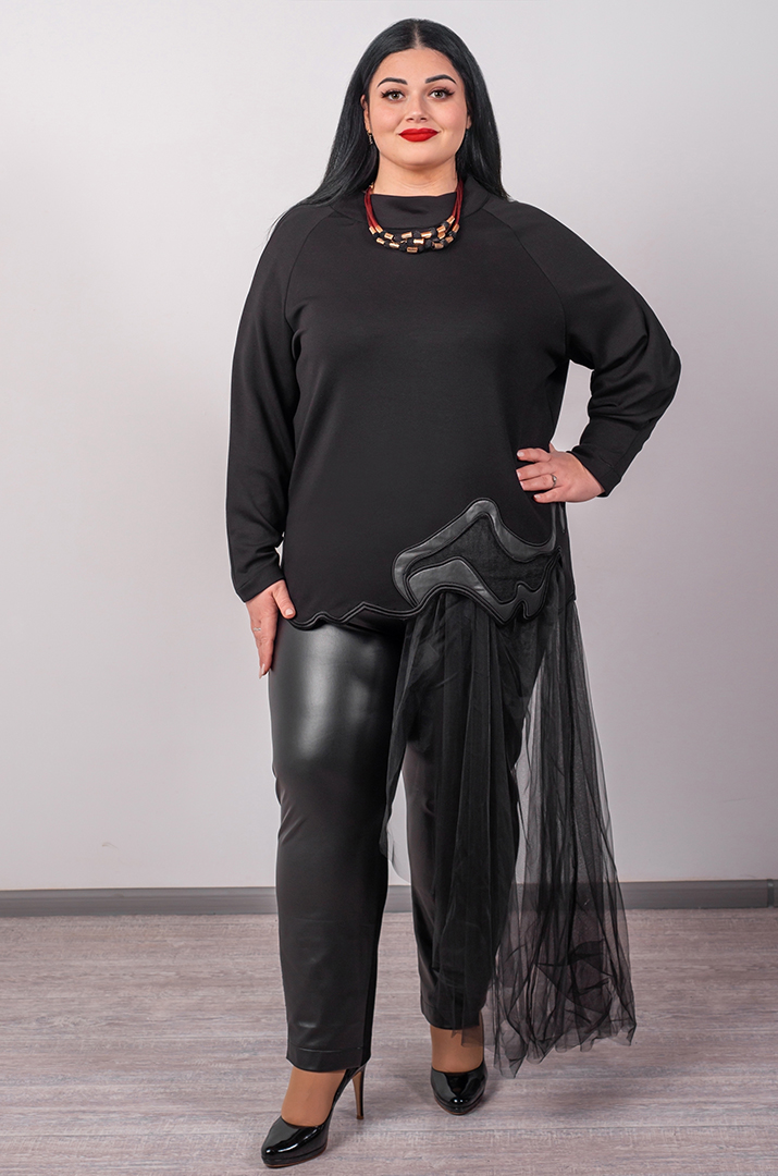 Світшот в чорному кольорі з фактурними деталями великих розмірів