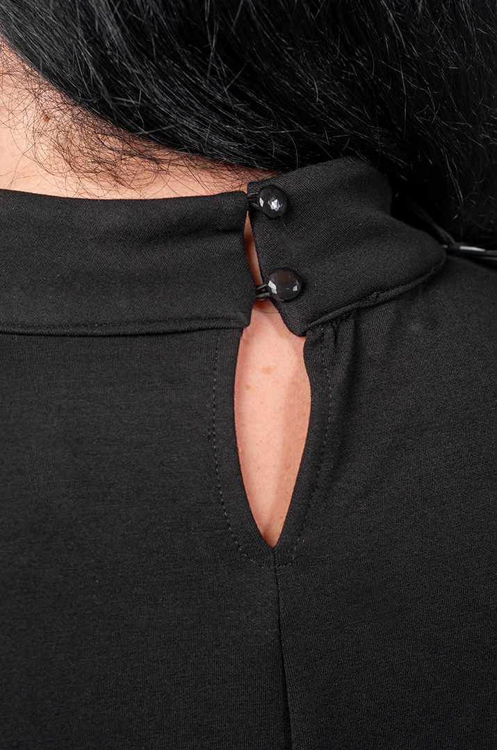 Світшот в чорному кольорі з фактурними деталями великих розмірів