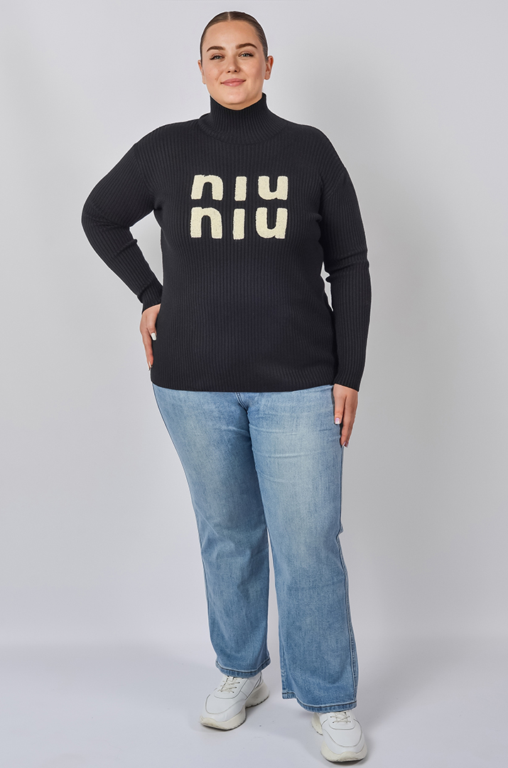 Светр короткий із фактурним написом великих розмірів