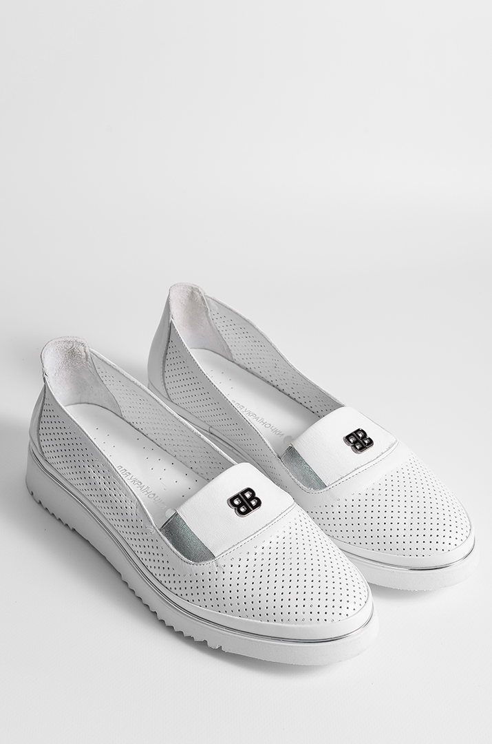 Слипоны белые на широкие ножки больших размеров