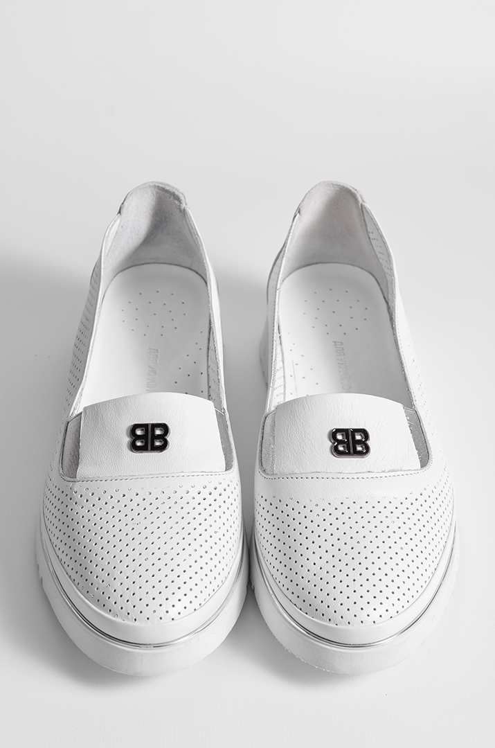 Слипоны белые на широкие ножки больших размеров