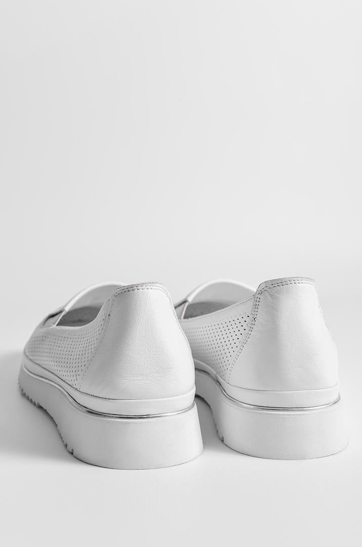 Слипоны белые на широкие ножки больших размеров