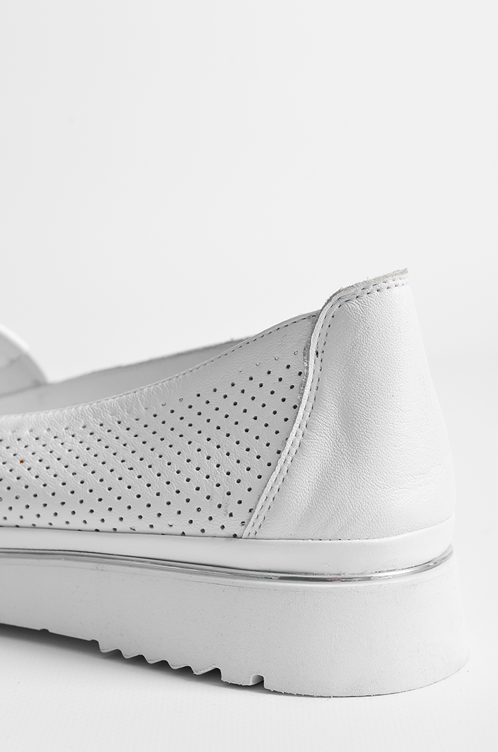 Слипоны белые на широкие ножки больших размеров