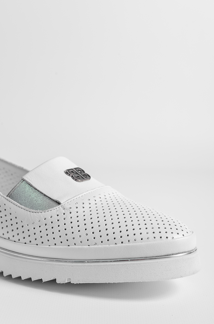 Слипоны белые на широкие ножки больших размеров