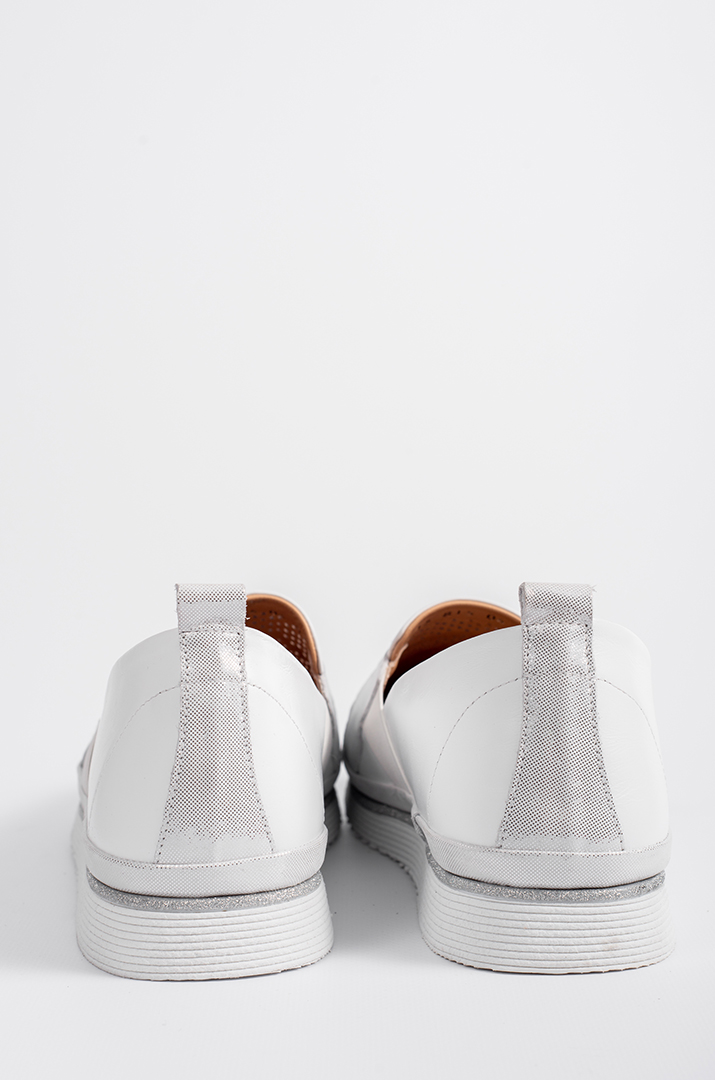 Сліпони біло-сріблясті з перфорацією великих розмірів