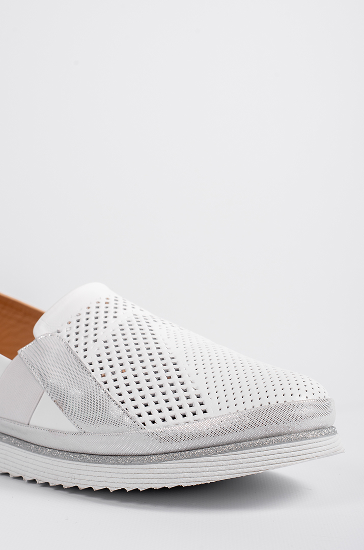 Сліпони біло-сріблясті з перфорацією великих розмірів